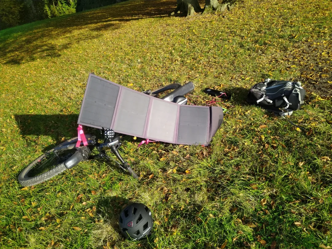 Schau mal was da unterwegs Sonne tankt – Das Dreamteam E-Bike und Solarenergie auf der Katharinenlinde