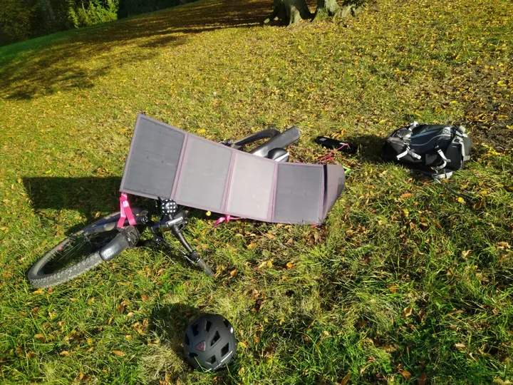 Schau mal was da unterwegs Sonne tankt – Das Dreamteam E-Bike und Solarenergie auf der Katharinenlinde