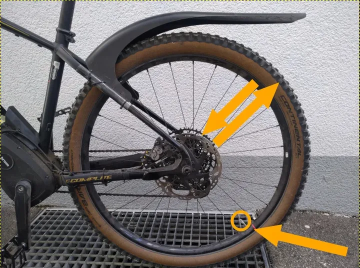 Listen to the Vibes of MTB-Stollenprofil, Reifendruck und Scheibenbremse immer pünktlich bei XX km/h
