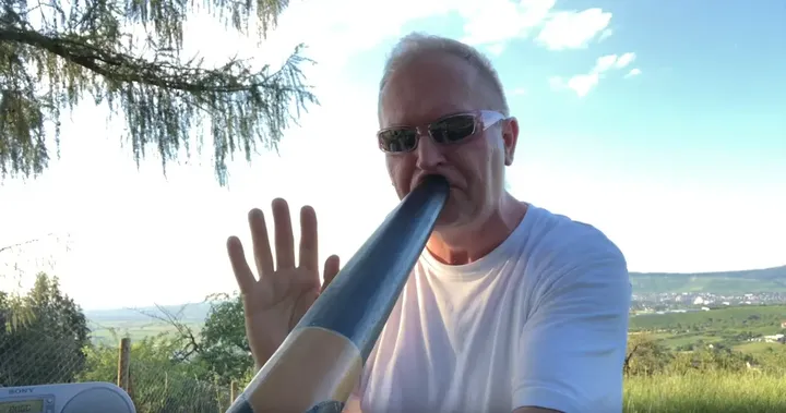 Old School Didgeridoo und Lustige Geschichten & Gute Witze – Zwei neue Download Videos auf Didgehouse.com